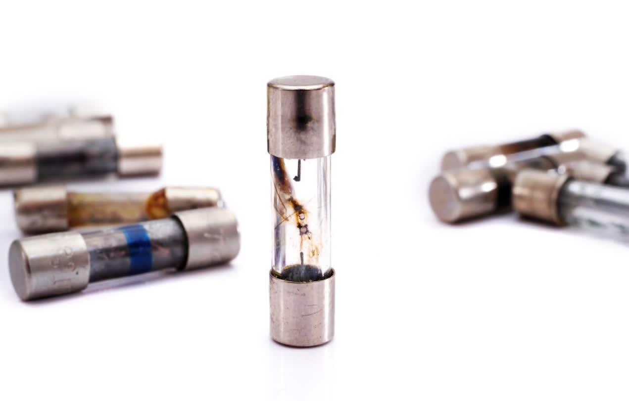 راهنمای جامع انتخاب و نصب فیوز در تابلوهای برق صنعتی